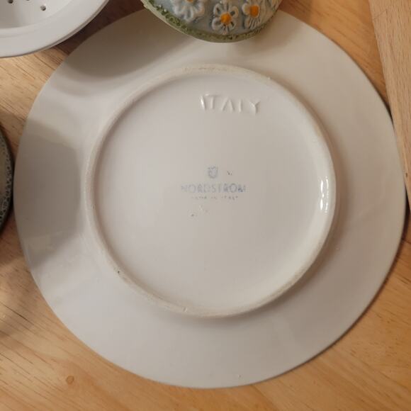 Nordstrom Italy Majolica Covered Daisy Tea Mug Set w/ Insert, Saucer and Lid - Picture 9 of 11